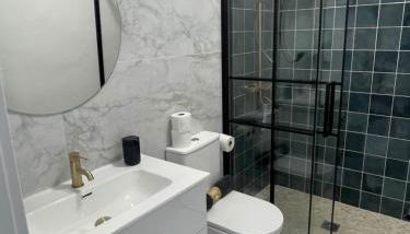 Attic Castillo - Foto 5