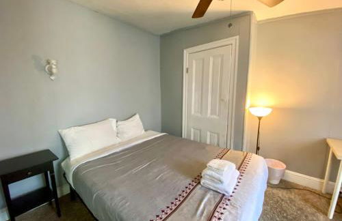 Clover 2900 - Apartment and Rooms with Private Bathroom near Washington Ave South Philly - Foto 40