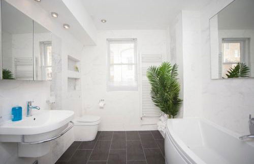 Spacious Georgian Coach House with Parking - Foto 26