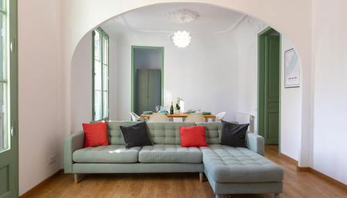 Modernist Family Apartment by PriorityVillas - Photo 4