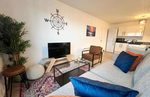 Families, Contractors, BIG bedrooms and Secure parking - Foto 3