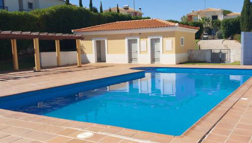 Apartamento piscina 5 minutos praia - Foto 2