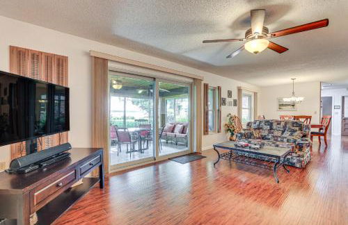 Lakefront Frostproof Vacation Rental with Beach! - Foto 7