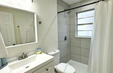 *NEW* Gorgeous Sunshine - 2BD/1BA - Private Fenced Backyard! - Photo 8