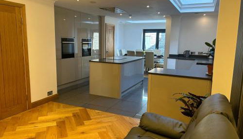 Entire Seaside Home 6 Private BedRooms Sleeps 10,4 Minute Walk To Station - Foto 4