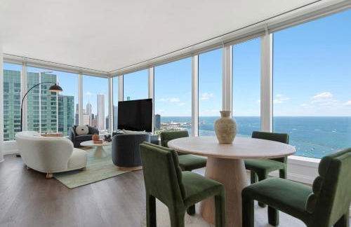 Lux Apts with Lake Views and Top Amenities - Foto 26