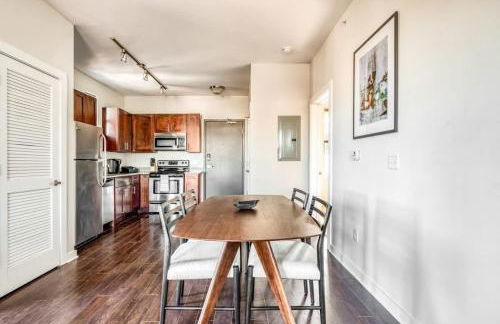 CozySuites Music Row Spacious 2BR with free parking 46 - Foto 22