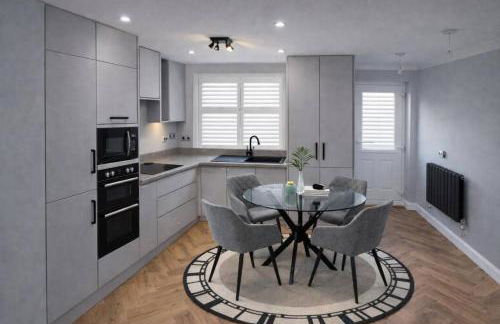 Spacious 3BR Home in Spalding | Parking for Vans - Foto 5