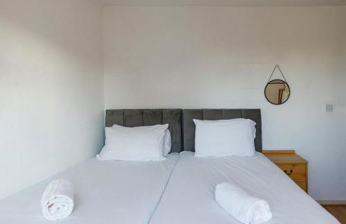 5 Bed Townhouse with Garden & Parking by BrumStay UK - Foto 23