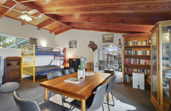 Lakeview Escape with spa - sauna - patio - Photo 22