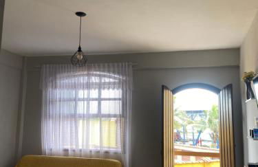 Flat na beira da praia - Foto 1