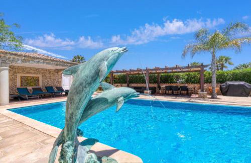 Golfinhos - MAGNIFICENT & SPACIOUS 5 BEDROOM VILLA - Foto 18