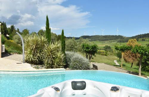 Villa With Heated Pool, Jacuzzi, Sports Field and Stunning Views - Foto 2