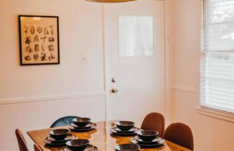 The Burrow-Cozy 3 BDRM HM - Free Parking - Foto 6