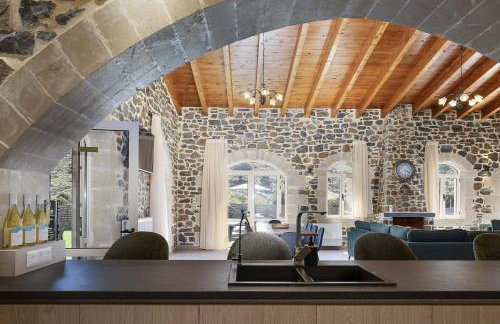 Villa Pasiphae - With Private Heated Pool - Photo 57