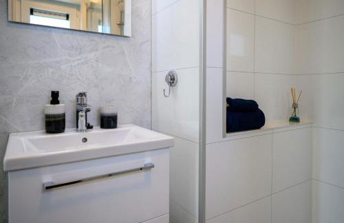 Komforthaus für 6 Gäste mit Terrasse am Wasser - Foto 13