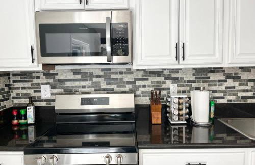 NEW cozy beautiful house with pool and hot tub - Foto 18