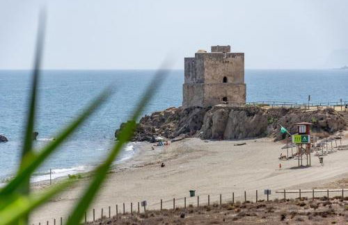 LAP- 3 bed apartment on the beach. Families only - Photo 45