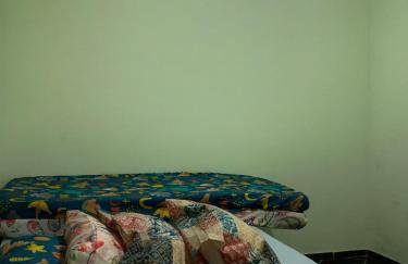 Casa quatro com cozinha americana e quintal compartilhado - Foto 13