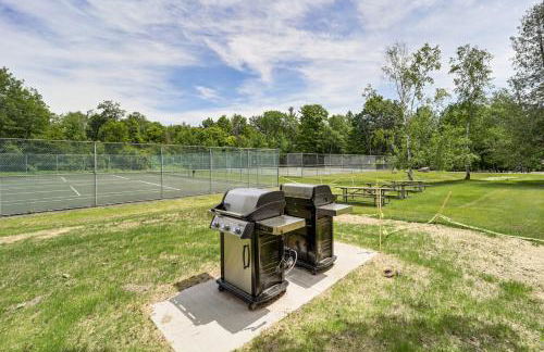 Harbor Springs Condo with Fireplace Near Skiing! - Foto 30