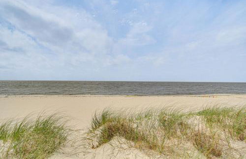 Airy Biloxi Condo with Patio Walk to Beach! - Photo 33