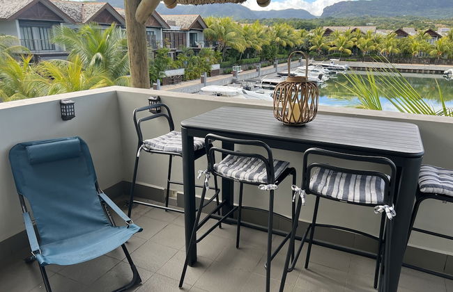 Immaculate Two Beds Luxury Marina Apartment - Photo 20