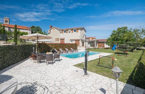 Four-Bedroom Apartment In Nova Vas - Foto 1