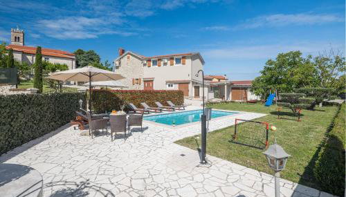 Four-Bedroom Apartment In Nova Vas - Foto 1