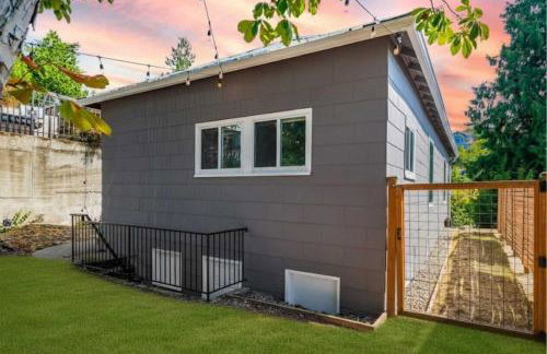 Fremont Bungalow with Backyard View Seattle - Photo 27