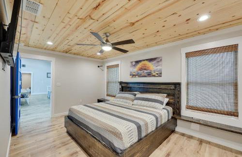 Riverfront Caddo Shack Home with Views and Fire Pit - Foto 14