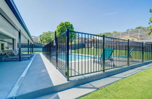 New Resort Style Oasis ~ LED Pool & Game Room - Foto 36