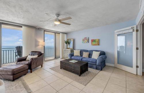 New Listing! Dog-friendly direct oceanfront with private balcony and heated rooftop pool - Foto 20