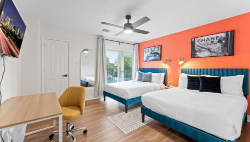 NRG MedCenter Luxe 4BD Home w FencedYard WasherDryer Pet Friendly - Foto 4