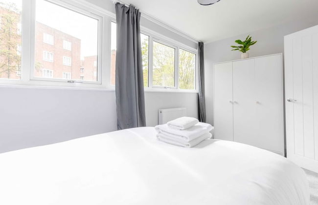 Newly Renovated 3BD Home, Islington! - Foto 14