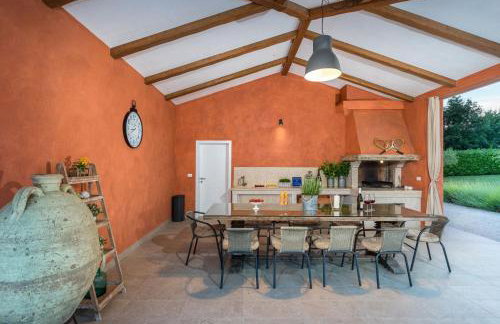 Villa Village by Villsy - with heated pool, spa, private tennis court, golf court, basketball court and playroom - Photo 16