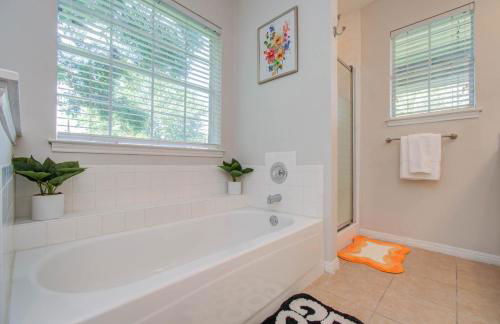 4BD - Pool & Movie Theater - Lake Conroe Nearby - Foto 41