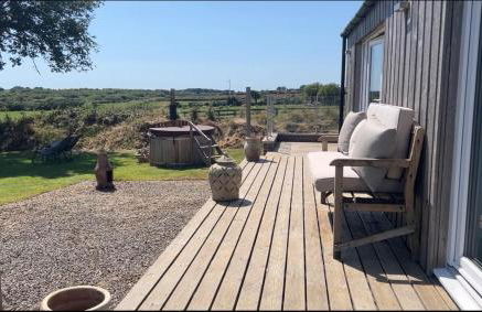 Plumstone view hot tub lodge in Pembrokeshire - Photo 5