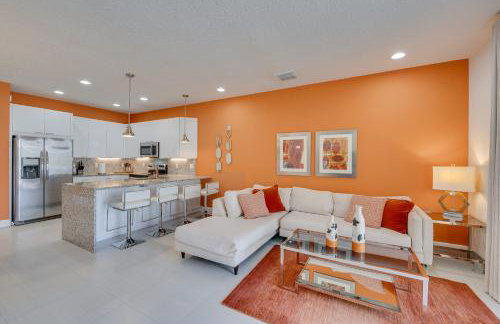 Townhome with Lanai about 9 Mi to Disney! - Foto 1