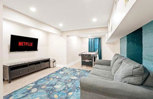 15min to Lincoln Ecuador vs Ivory Coast, Sleeps 12 - Foto 2