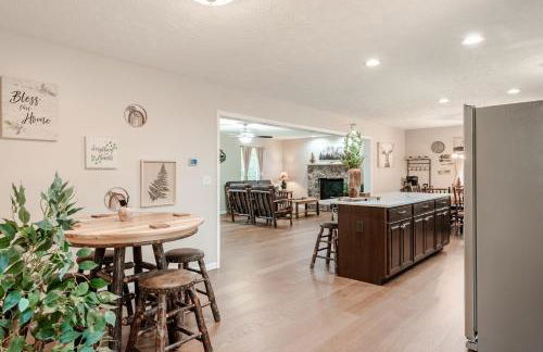 The Hangout Haven - Theater, Hot tub, Pickleball, Ping pong, Firepit - Foto 49