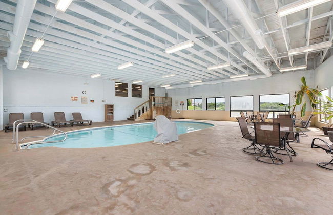 Lakefront Oasis Amazing Views! - Photo 11