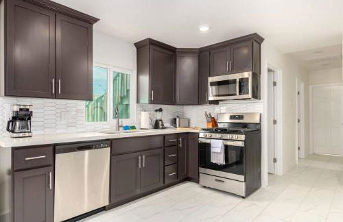 Your Downtown Home With California King Bed Unit A - Photo 22