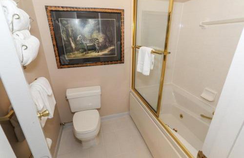 Seven Springs Sunridge 3 Bedrooms Premium Condo, Private Hot Tub! by RedAwning - Photo 28