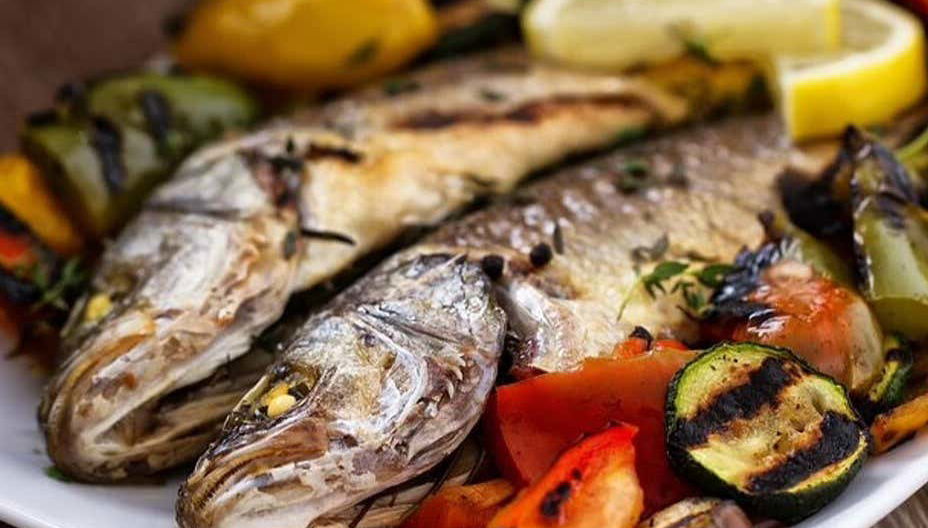 Disfrutaremos de una rica barbacoa a bordo