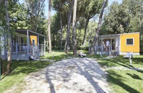 Pine-shaded Getaway w/ Pool - Foto 48