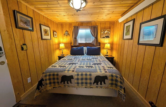 Yellowstone's Treasure Cabins - Photo 47