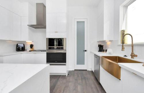 The Suite Spot! Downtown Skyline Views! Sleeps 12 - Foto 47