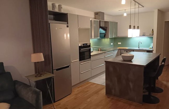 City Center Modern Retreat - Photo 5