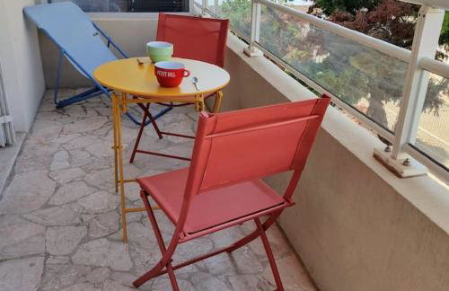 Le Perroquet Appart' aux Sablettes plage parking - Foto 1