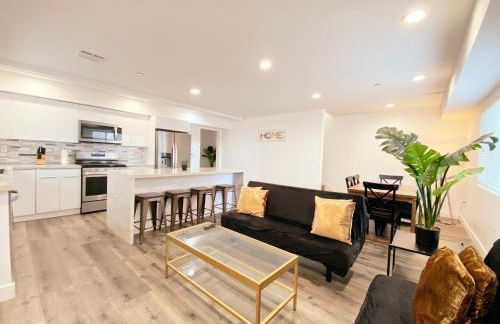 Modern 3BR Home in Mid-City - Photo 3